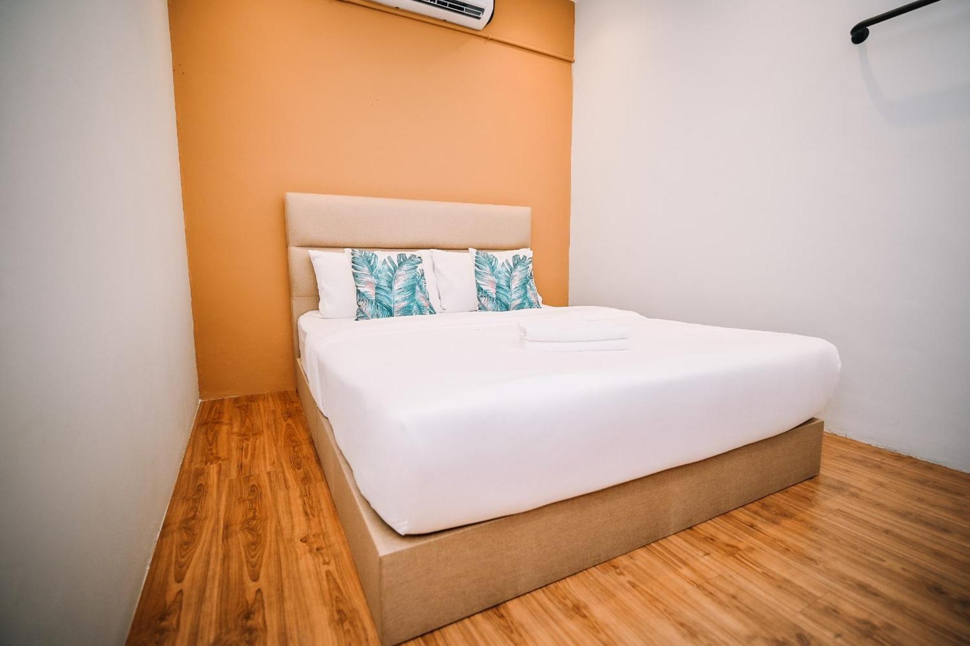 Swing & Pillows - Lebuh Victoria, Penang George Town Bagian luar foto