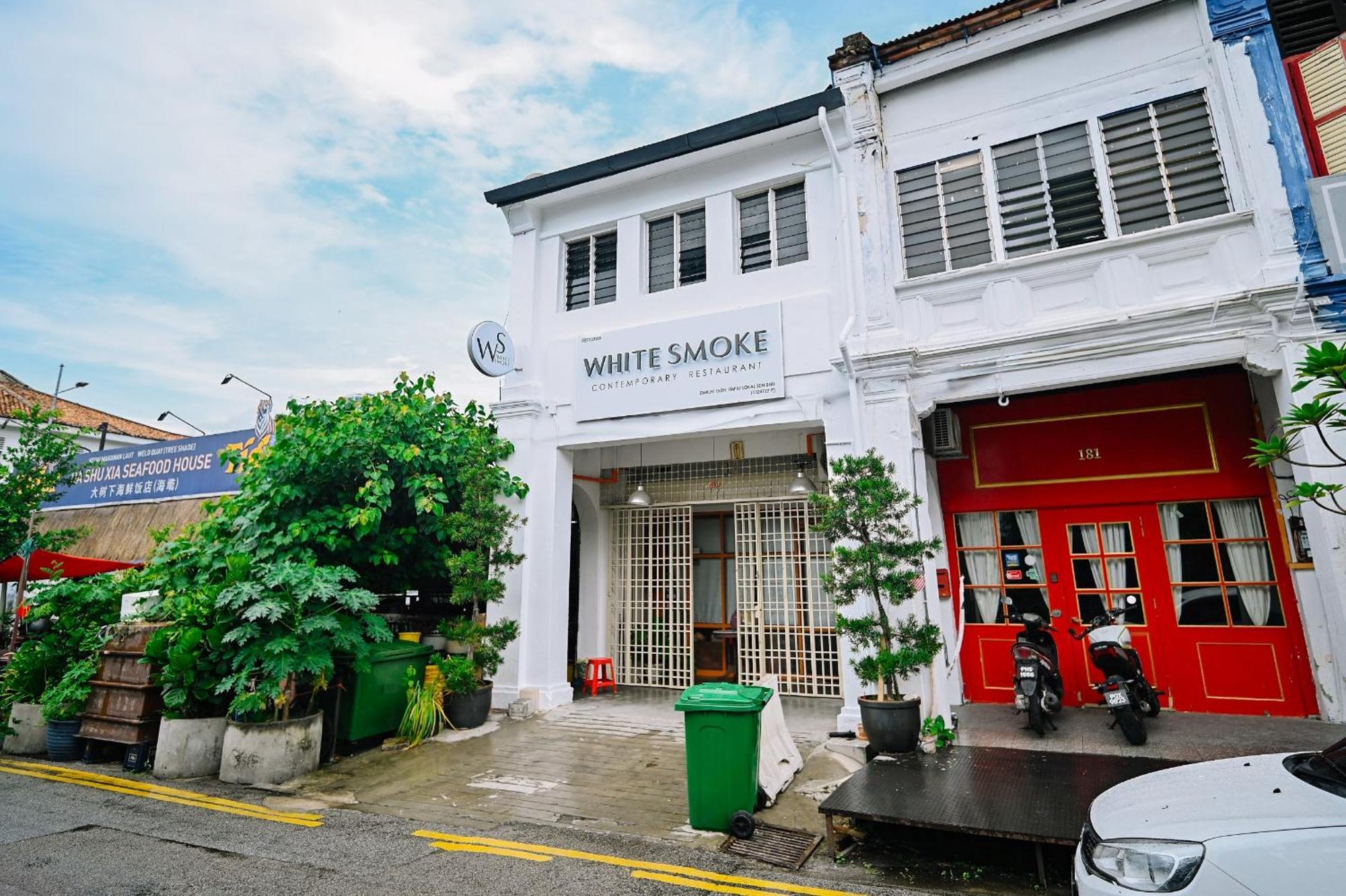 Swing & Pillows - Lebuh Victoria, Penang George Town Bagian luar foto